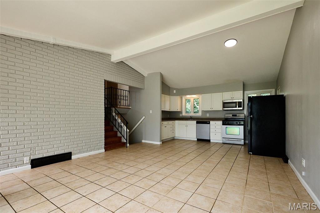13 Sunridge Lane Property Photo 4
