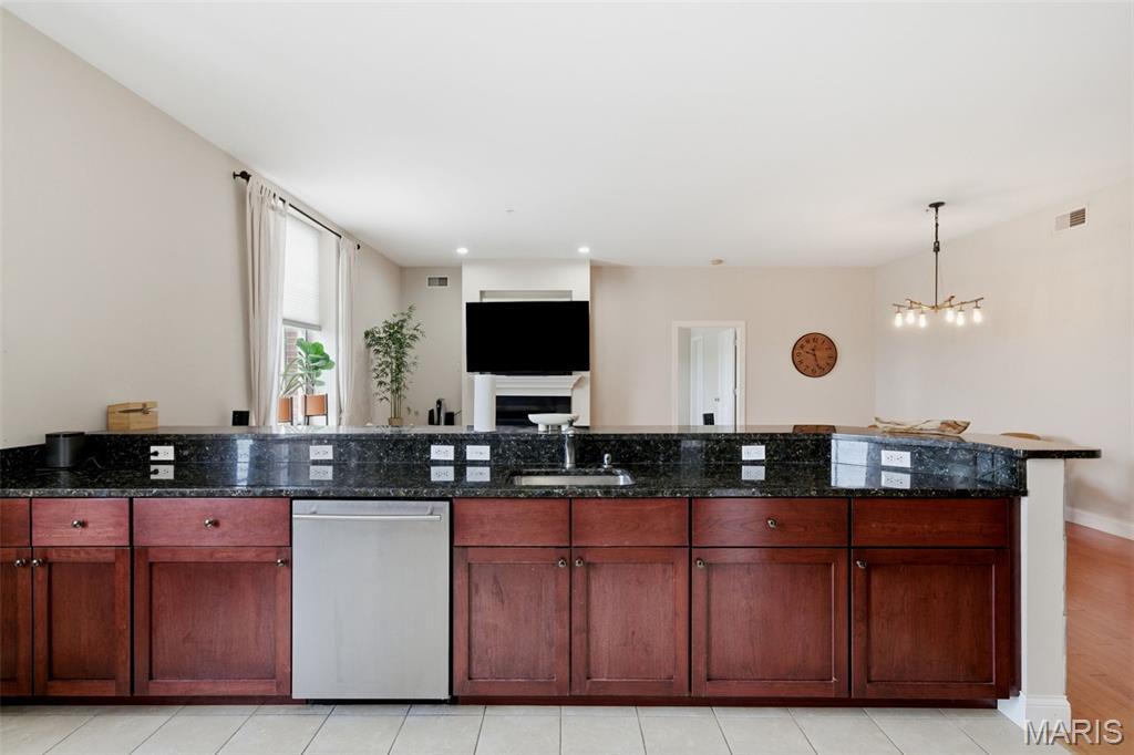 1515 Lafayette Avenue 619 Property Photo 17
