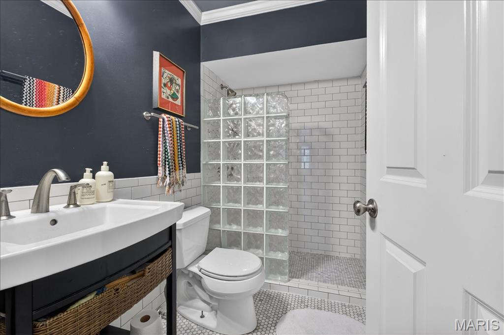 8030 Pershing Avenue Property Photo 14