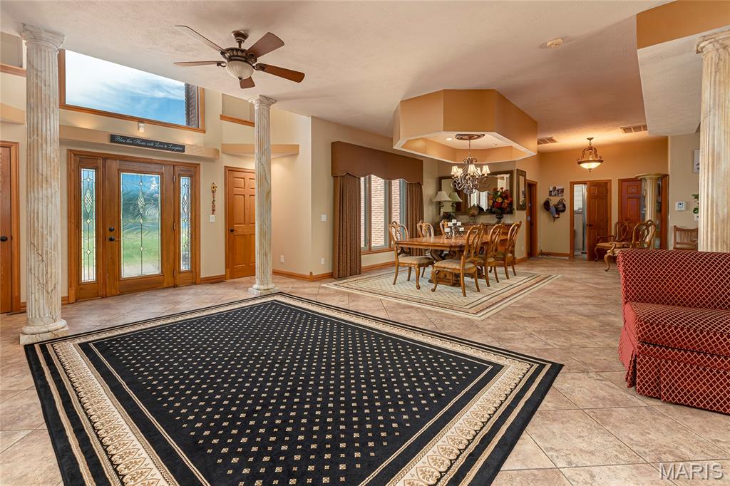 12863 Bowling Alley Property Photo 6