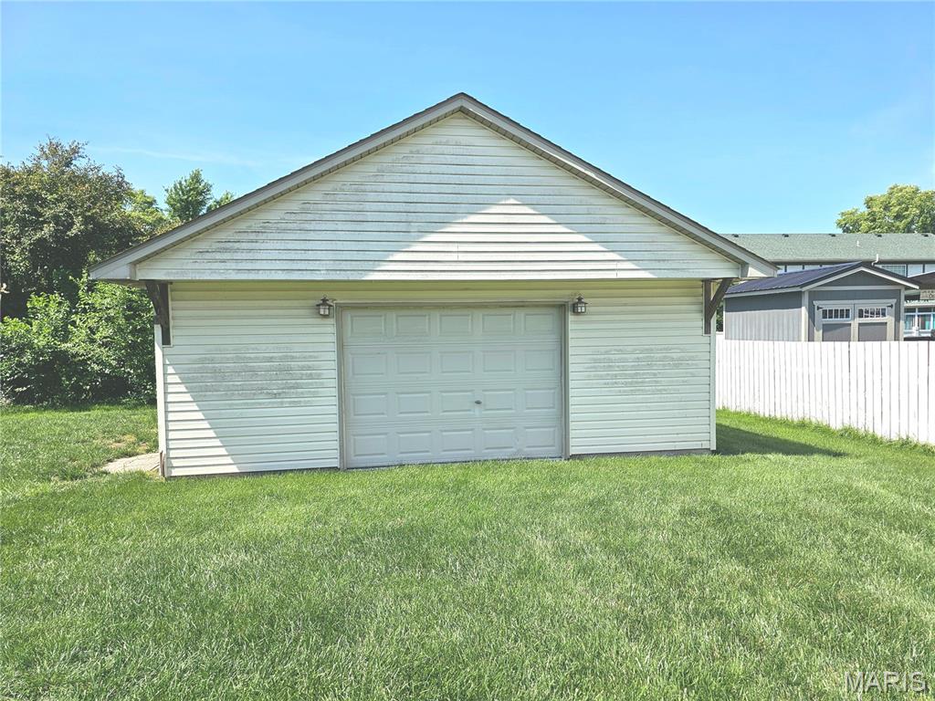 611 Brookstone Court Property Photo 5