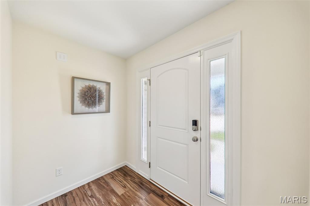 819 Cedar Bluff Way Property Photo 3