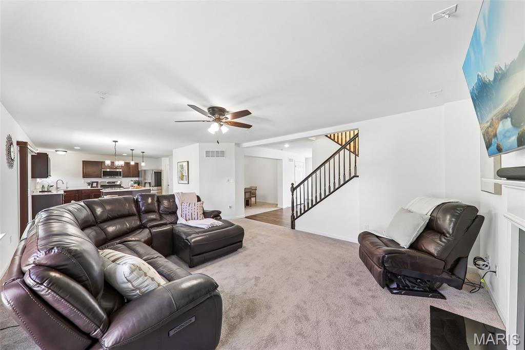 819 Cedar Bluff Way Property Photo 5