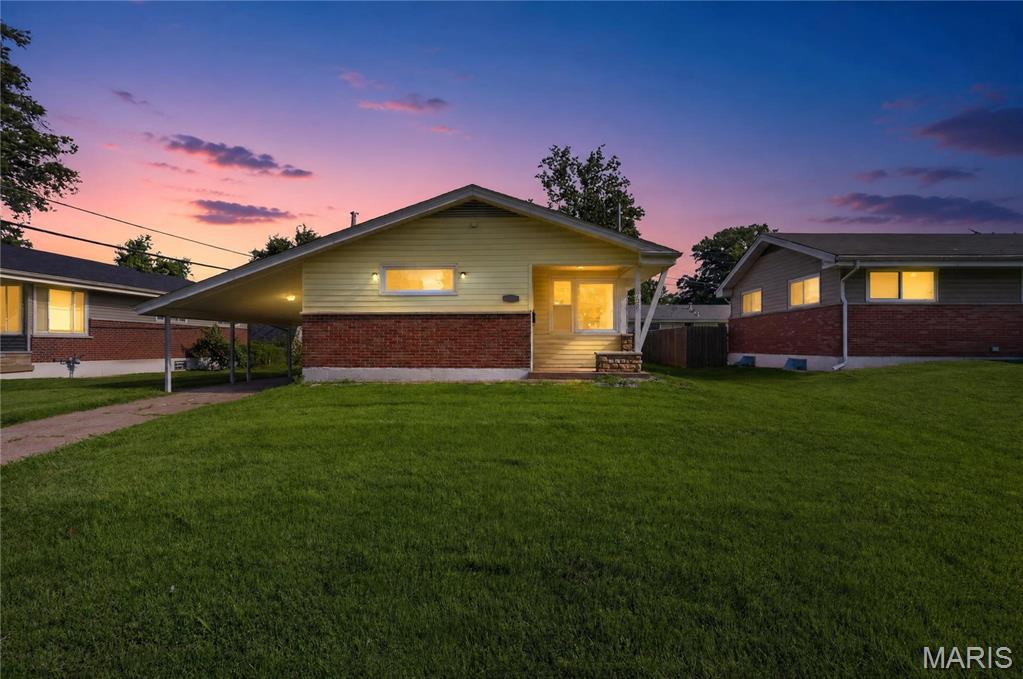 2207 Hollis Drive Property Photo 1
