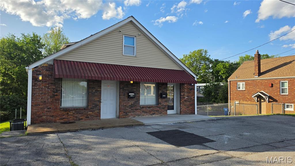 2731 Telegraph Road Property Photo 1