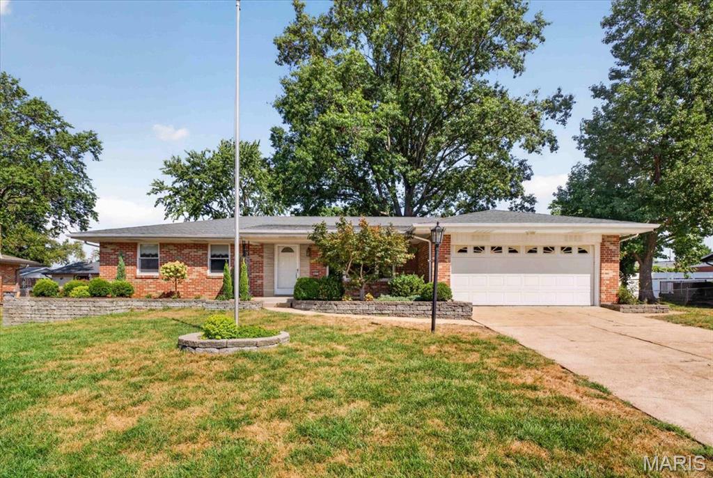 5827 Pebble Oak Drive Property Photo 1