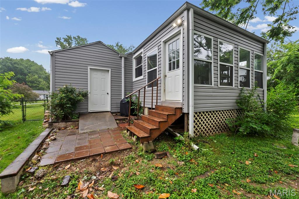 2753 Chrysler Street Property Photo 5