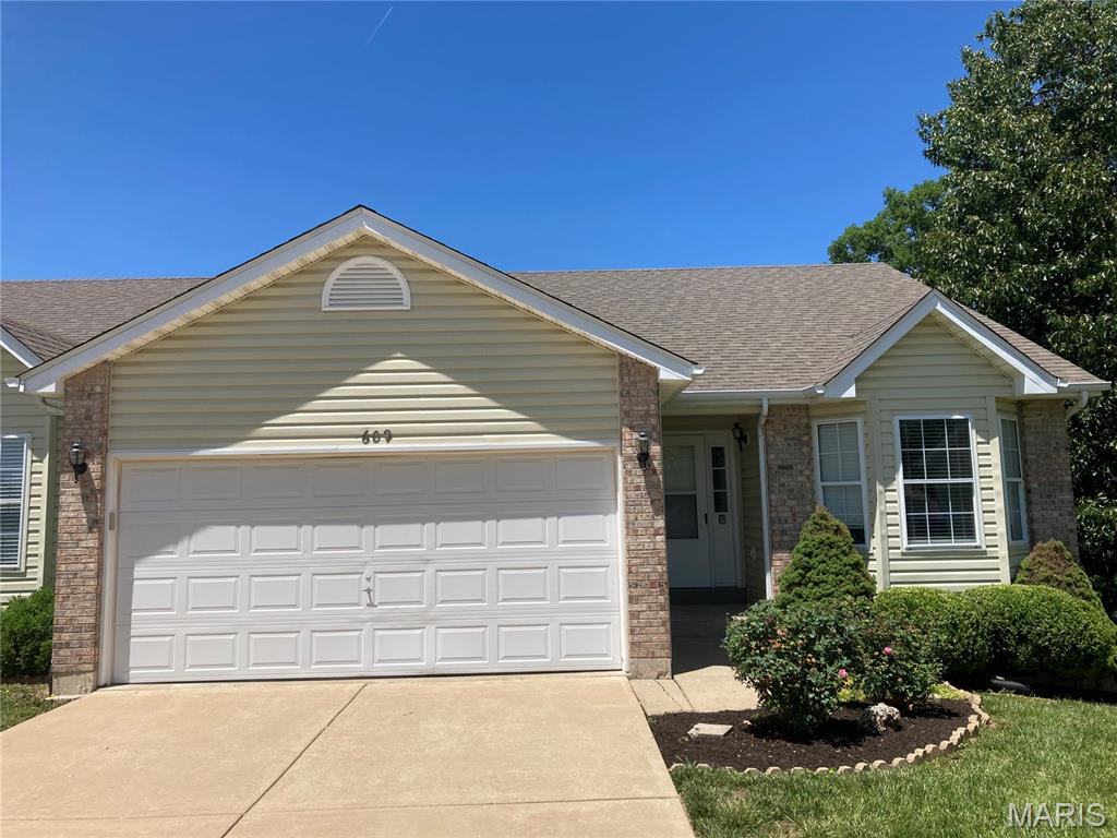 609 Meadowview Court Property Photo 1