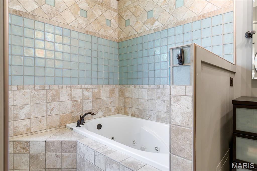 884 Village Brook Court Property Photo 21