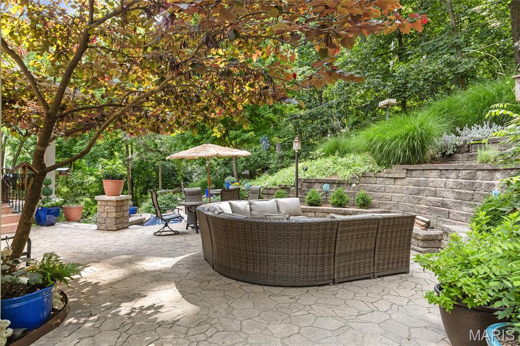 884 Village Brook Court Property Photo 45