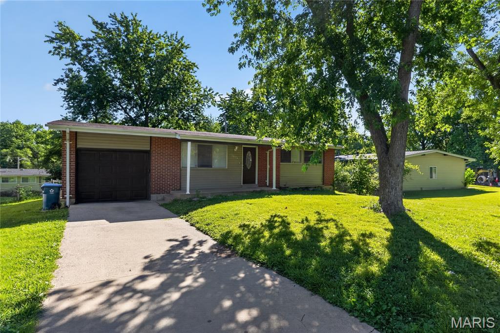 10226 Green Valley Drive Property Photo 2
