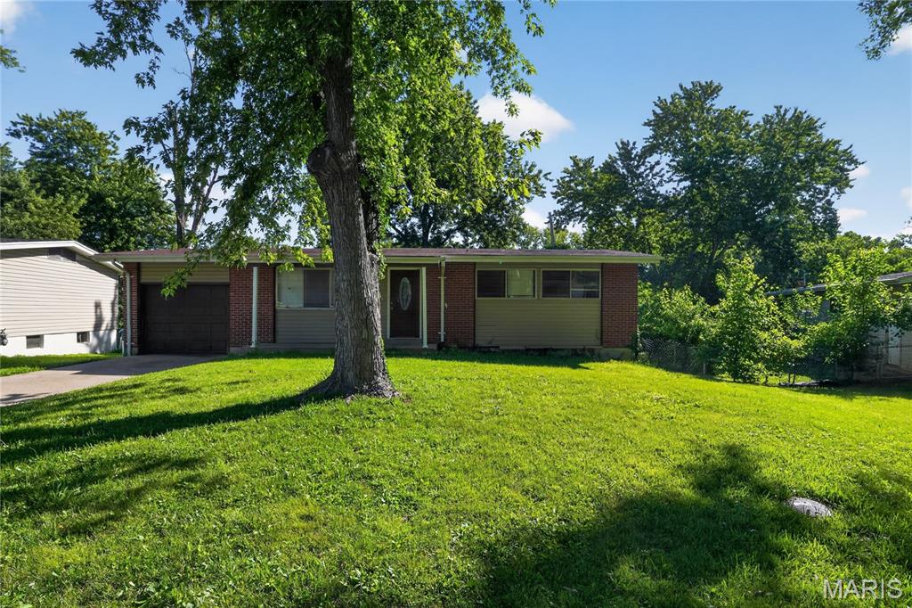10226 Green Valley Drive Property Photo 3