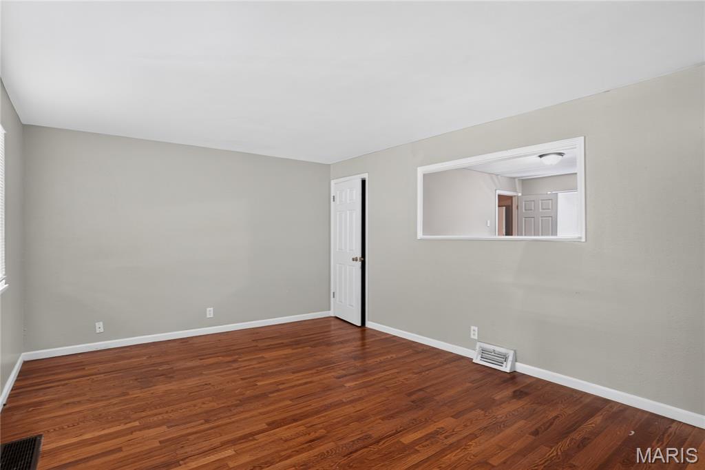 10226 Green Valley Drive Property Photo 5