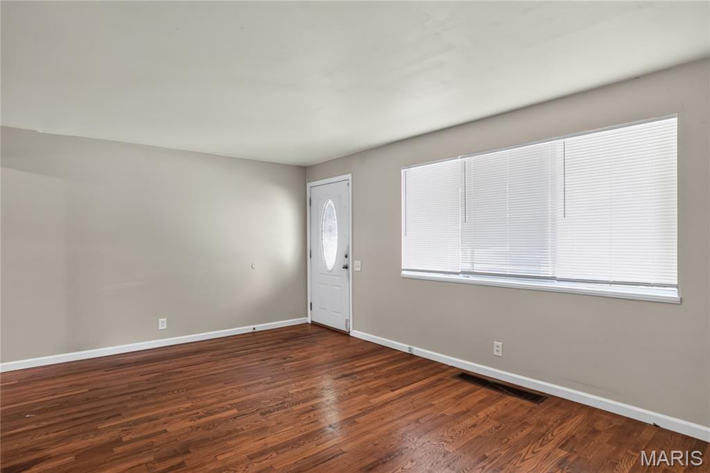 10226 Green Valley Drive Property Photo 6