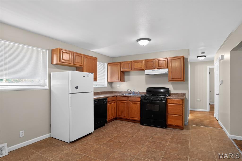 10226 Green Valley Drive Property Photo 8