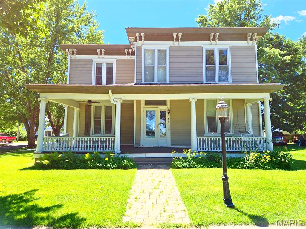 801 College Street Property Photo 1