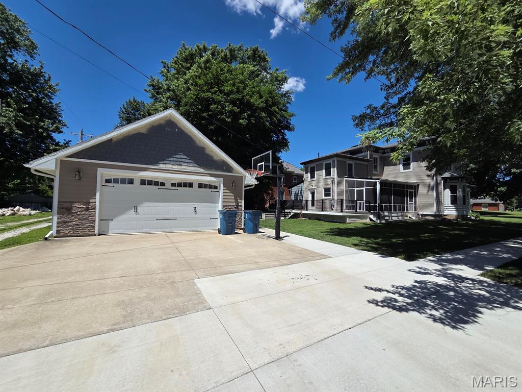 801 College Street Property Photo 44