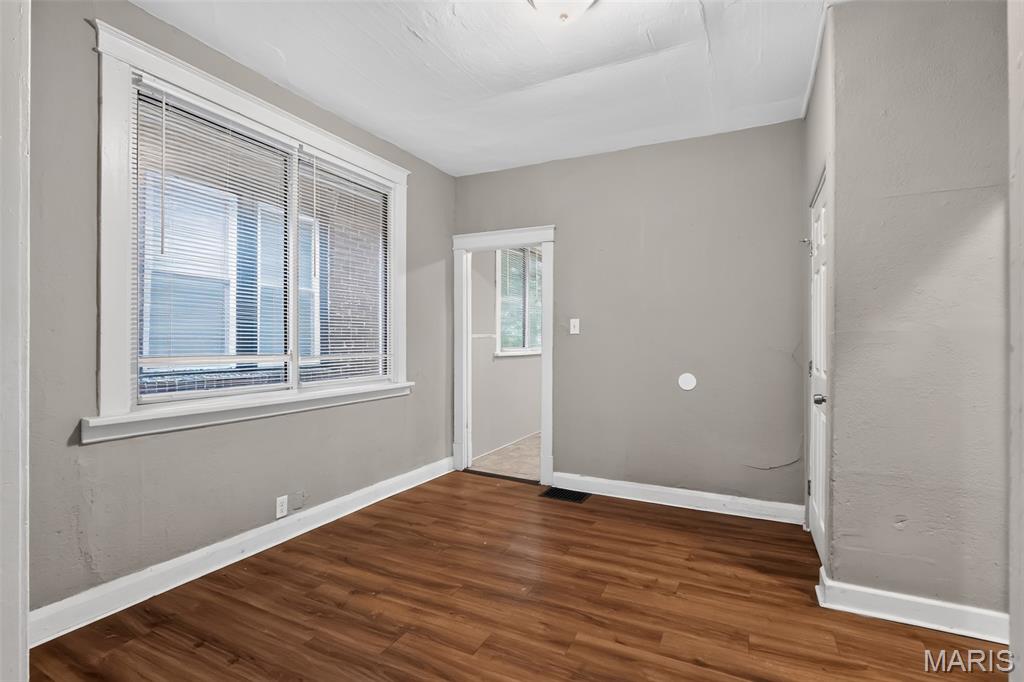 6510 Julian Avenue Property Photo 11