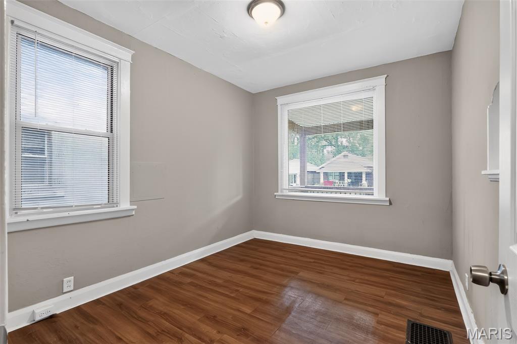 6510 Julian Avenue Property Photo 13