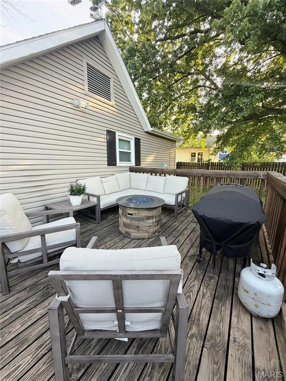 607 E Hickory Property Photo 13