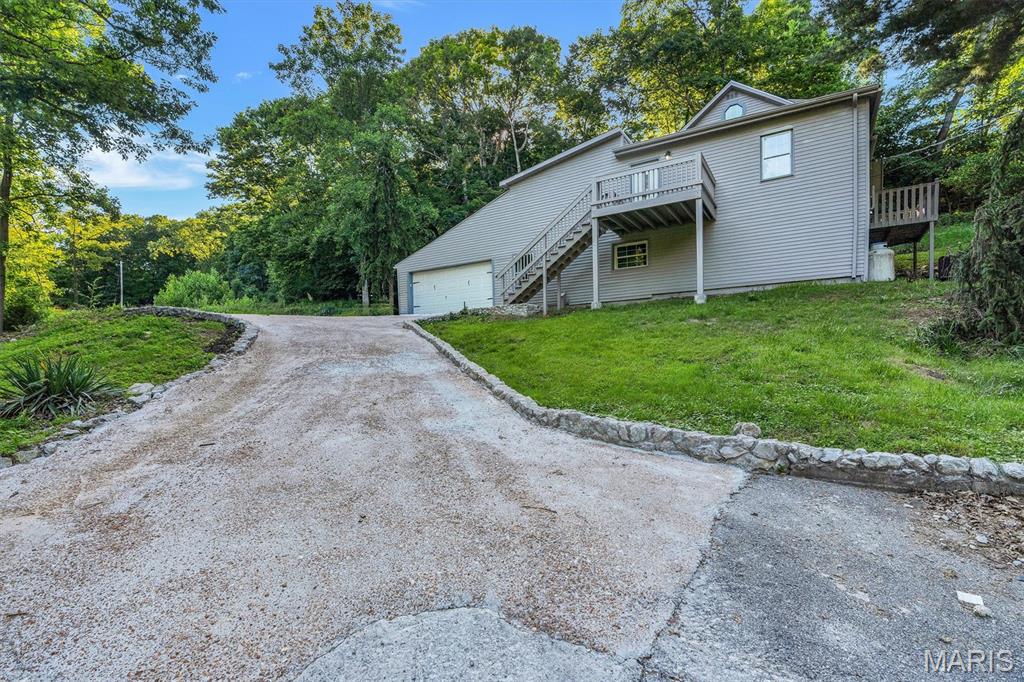 635 Castlewood Drive Property Photo 1