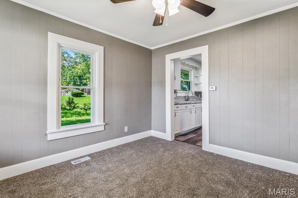 212 7th Street Property Photo 2