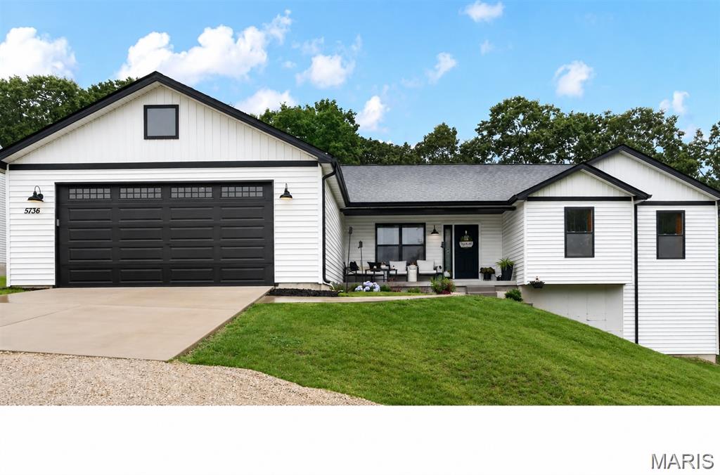 5736 La Trace Lane Property Photo 1