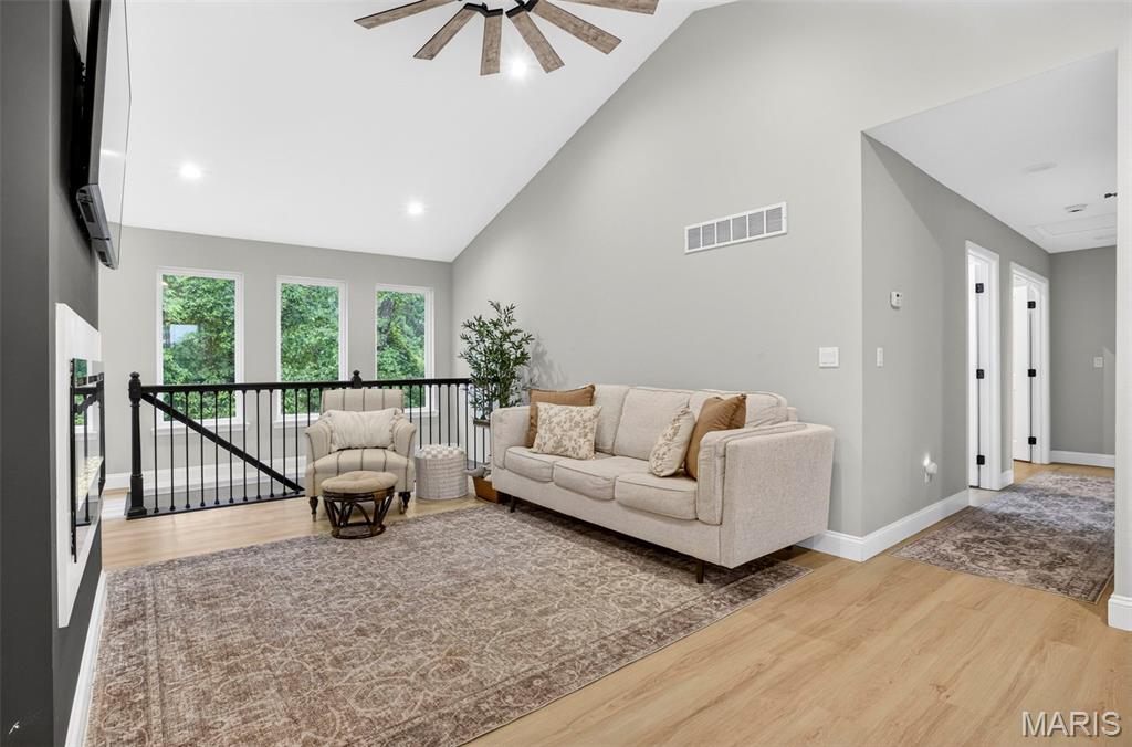 5736 La Trace Lane Property Photo 4