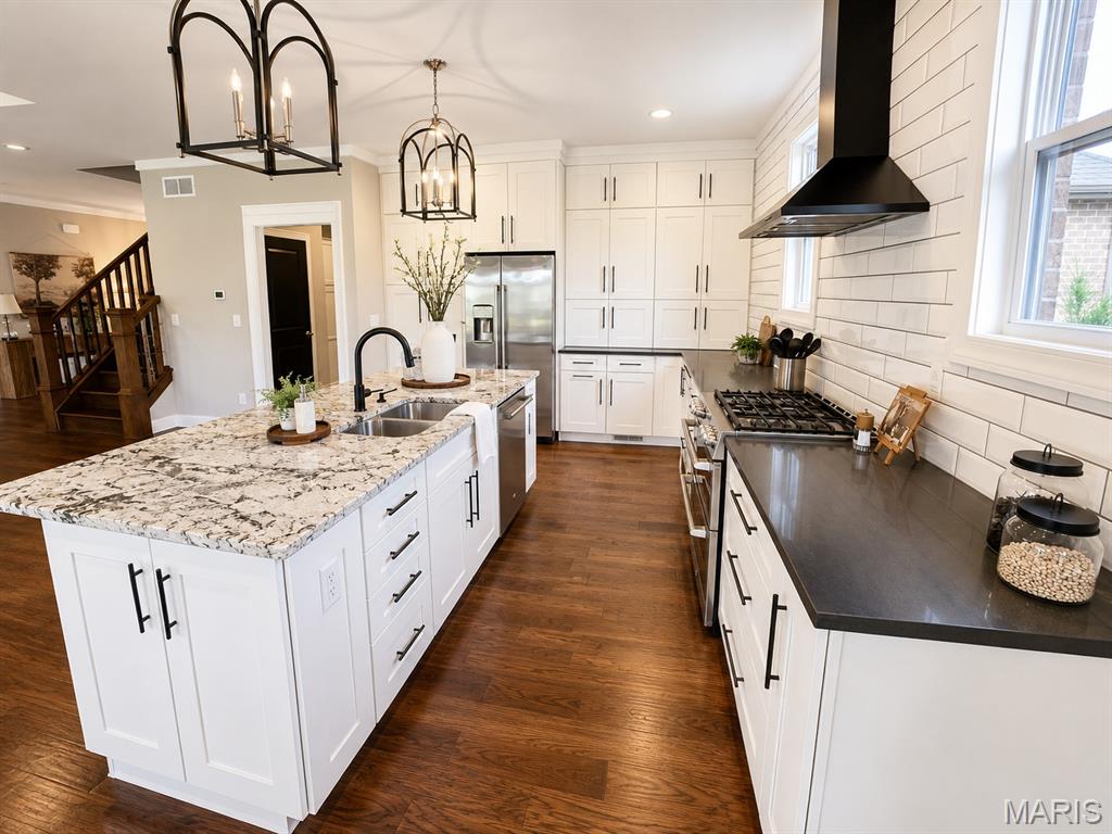 3904 Stone Hollow Lane Property Photo 12