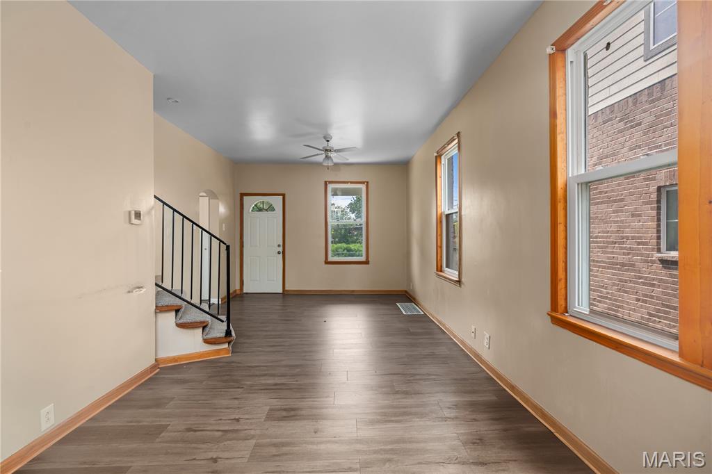 2622 Lyle Avenue Property Photo 3
