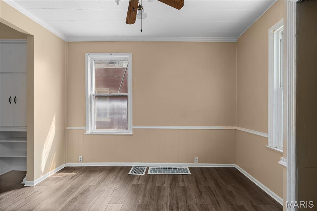 2622 Lyle Avenue Property Photo 4