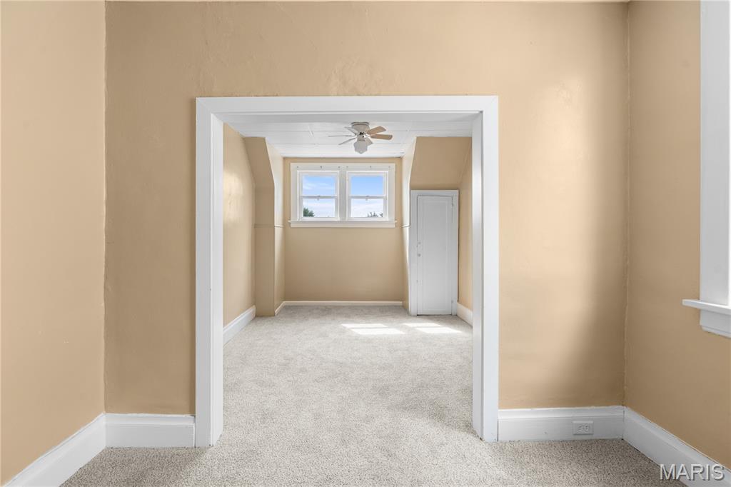 2622 Lyle Avenue Property Photo 12