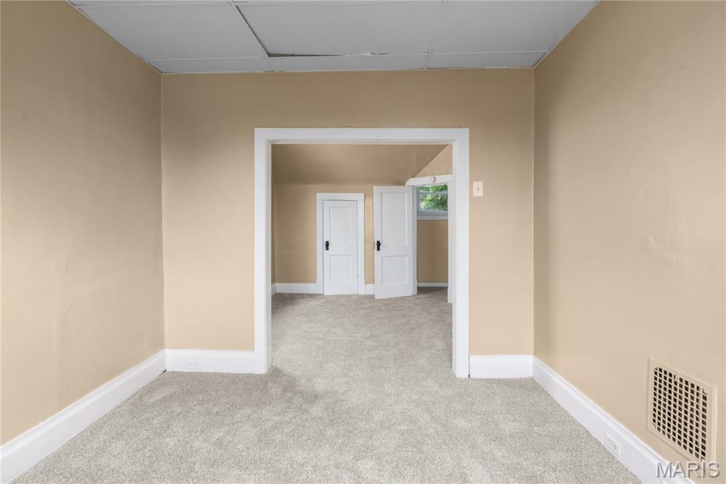 2622 Lyle Avenue Property Photo 13