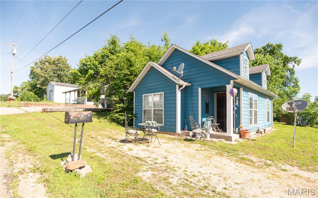 12 W Broadway Property Photo 2