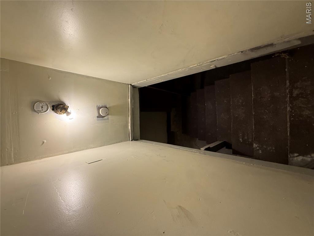 10112 Lord Drive Property Photo 7