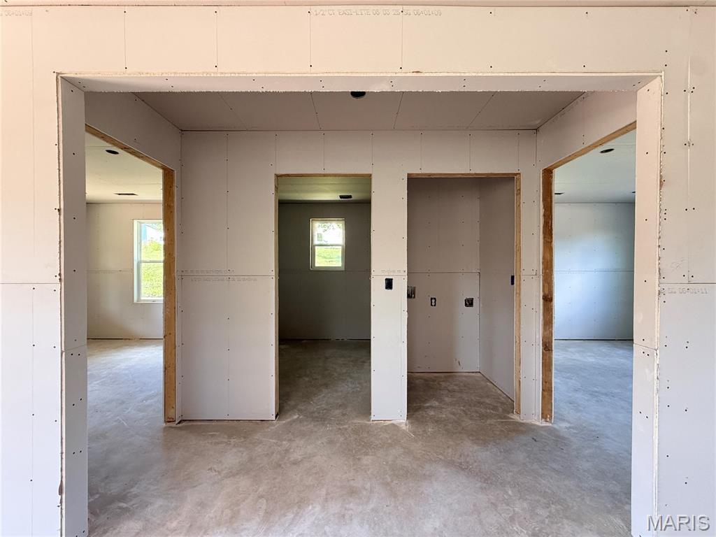 553 Feltz Street Property Photo 4