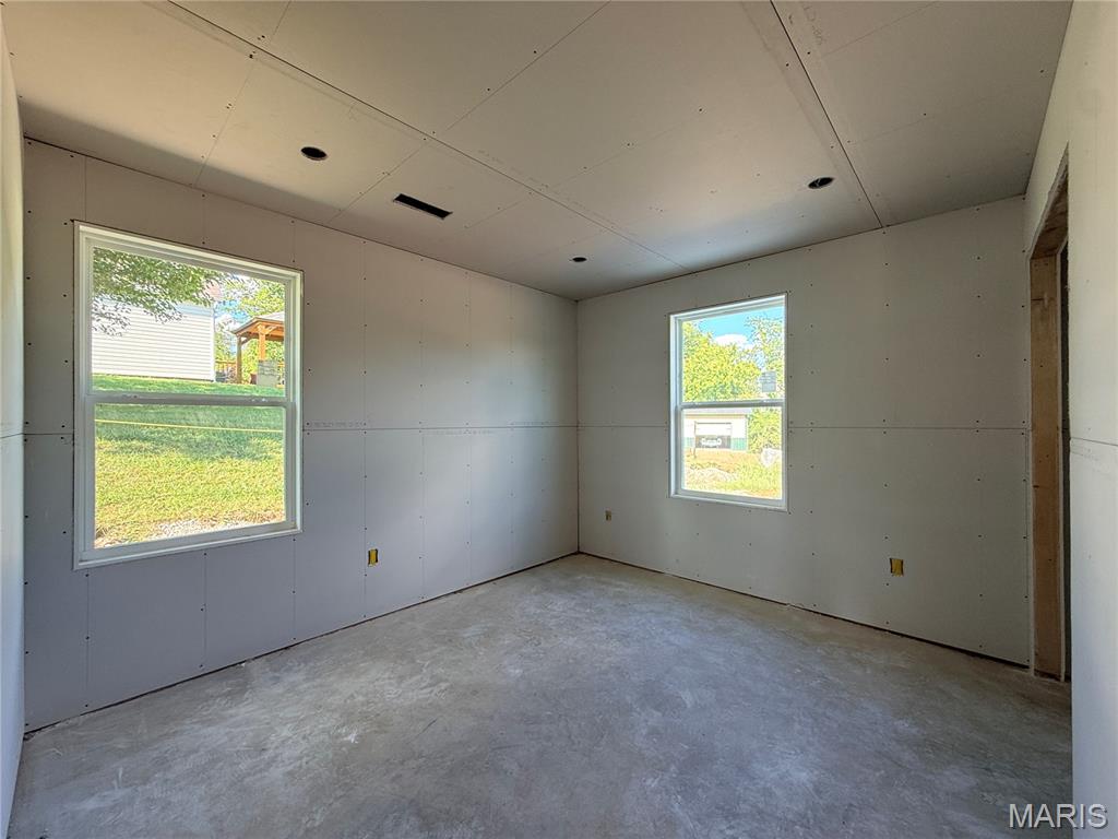 553 Feltz Street Property Photo 7