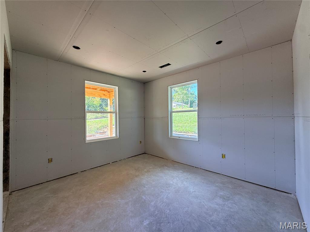 553 Feltz Street Property Photo 9