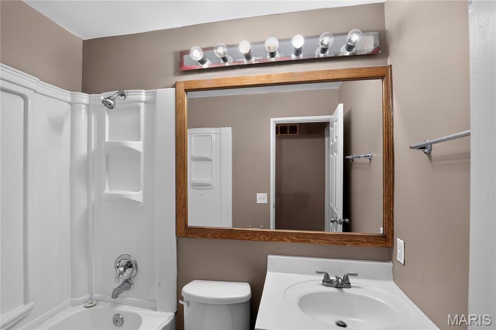 2827 Westminster Drive Property Photo 19