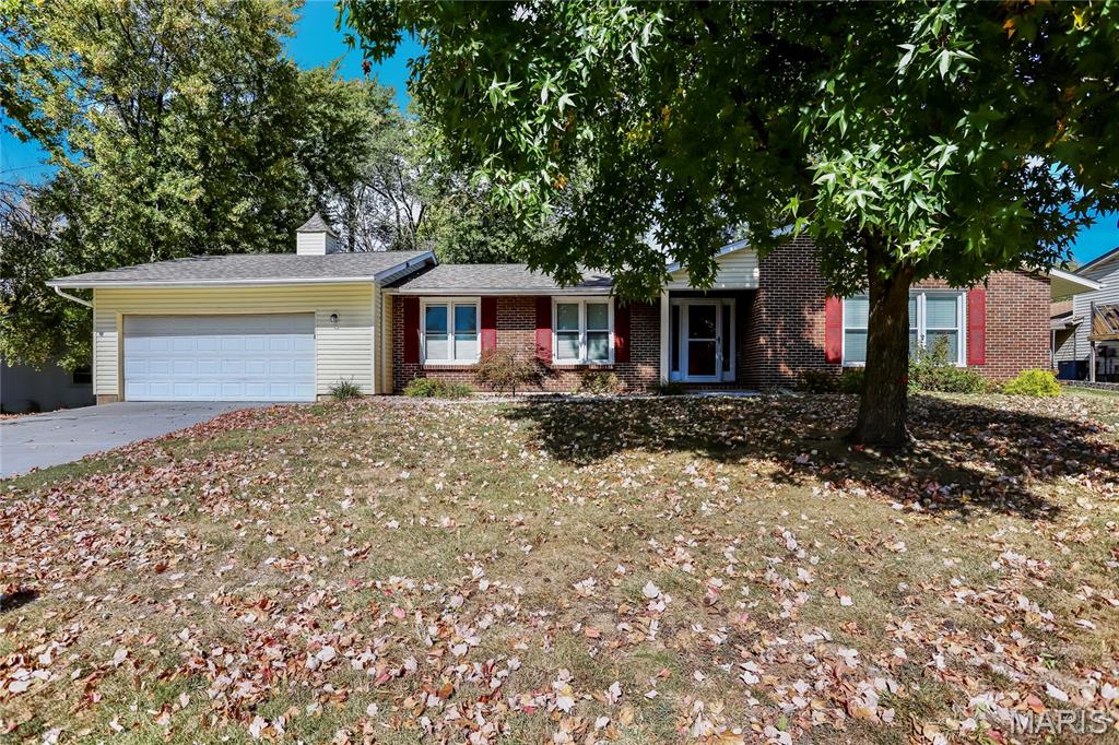 104 Lake Point Drive Property Photo 1