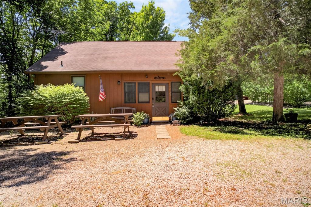 42125 Cedar Crest Place