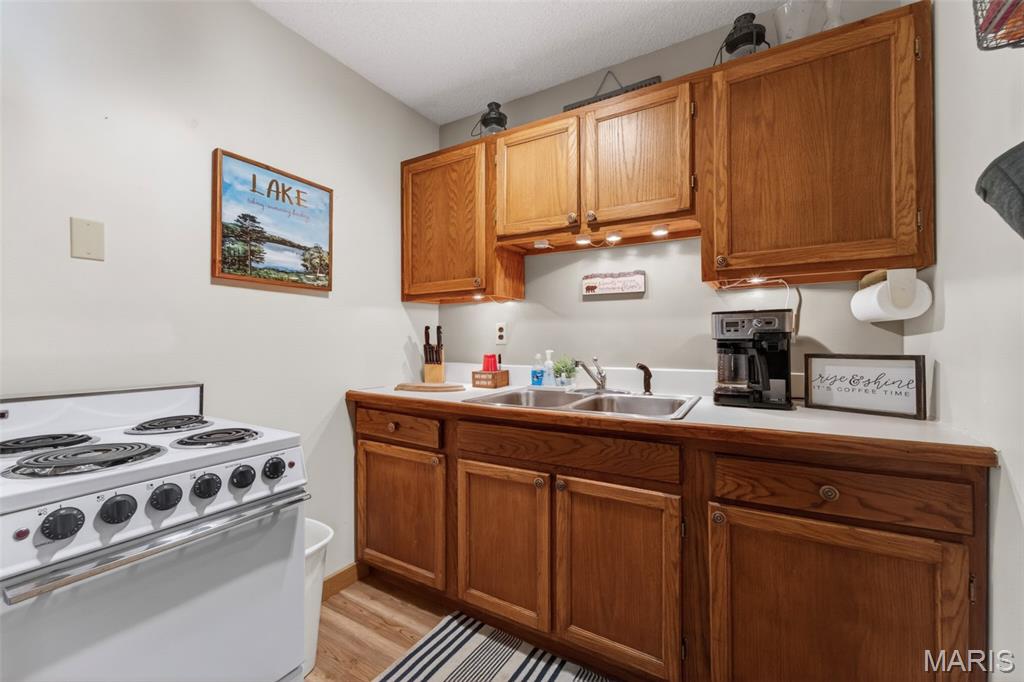 42125 Cedar Crest Place Property Photo 6