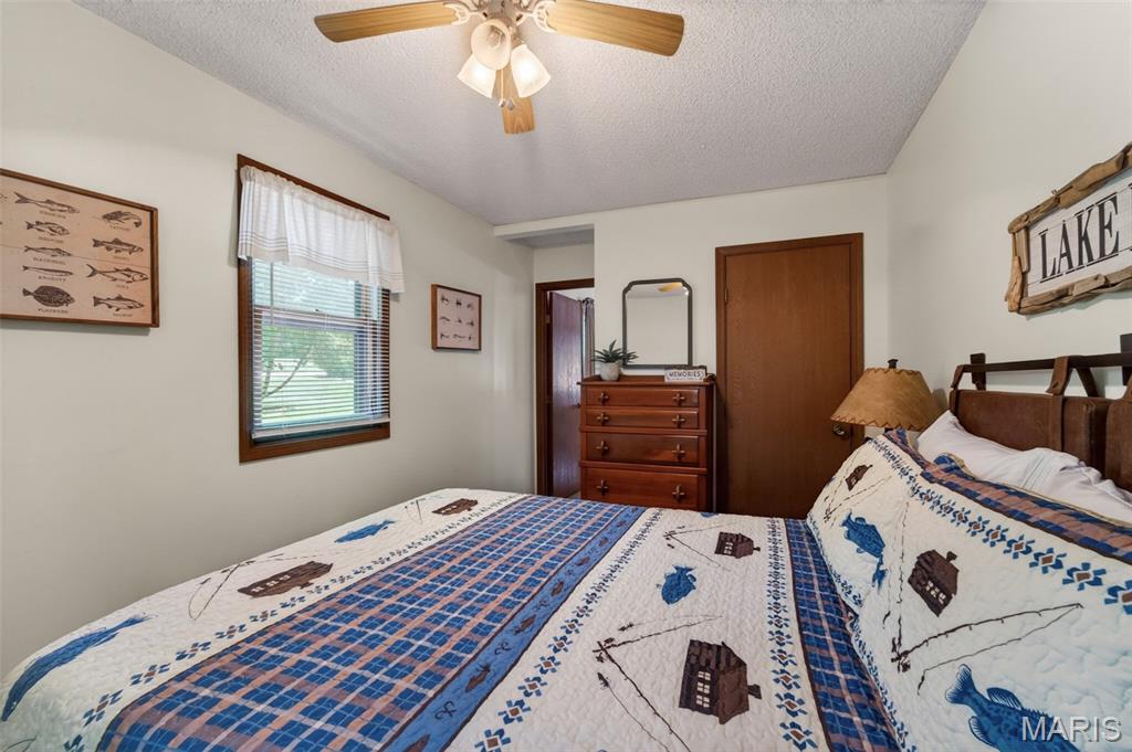 42125 Cedar Crest Place Property Photo 8