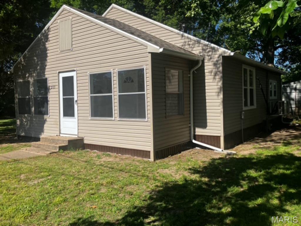 211 White Avenue Property Photo 2