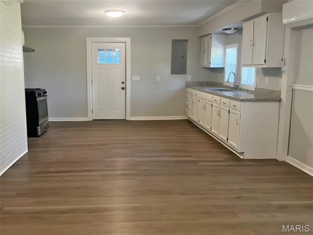 211 White Avenue Property Photo 4