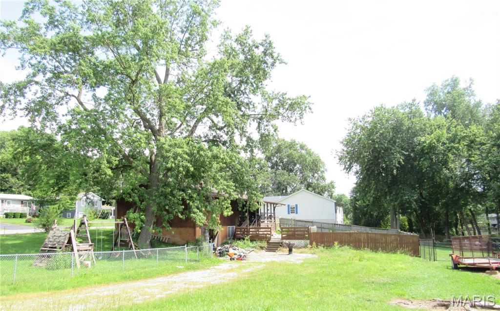 613 Truman Street Property Photo 3