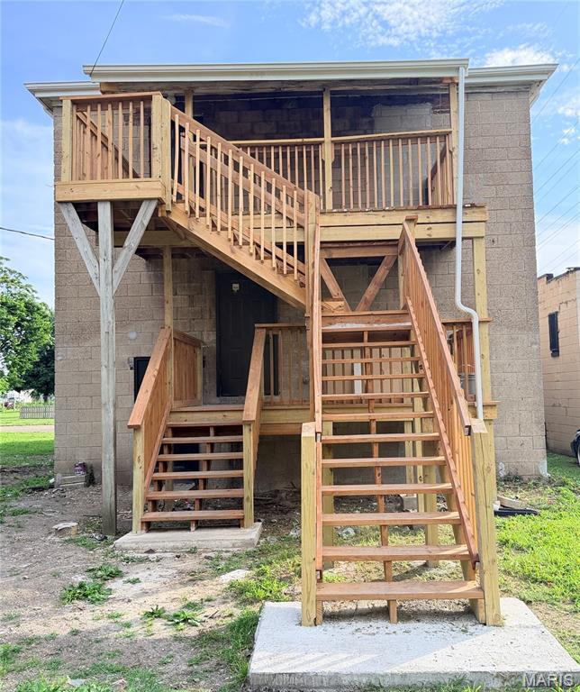 1905 Bond Avenue Property Photo 4