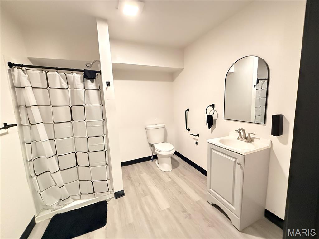 1905 Bond Avenue Property Photo 7
