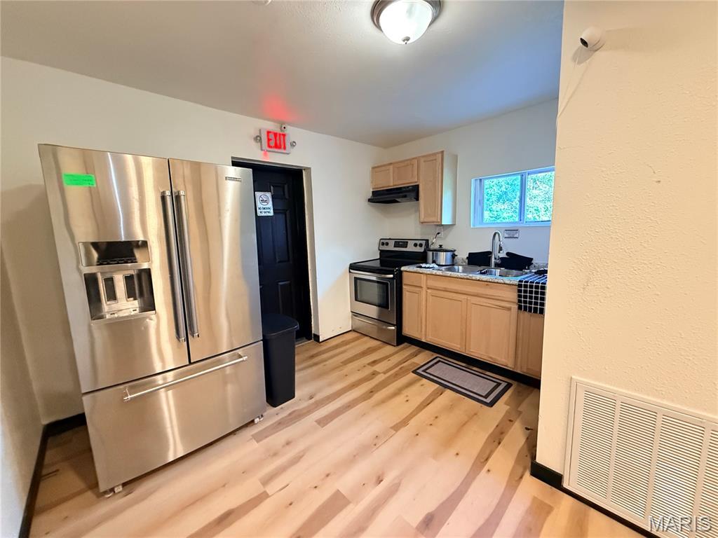 1905 Bond Avenue Property Photo 12