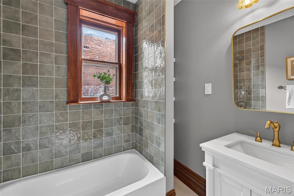 4546 Washington Boulevard Property Photo 22